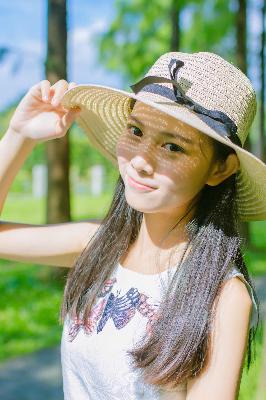 亭亭玉立四月天月色阑珊处情已晚